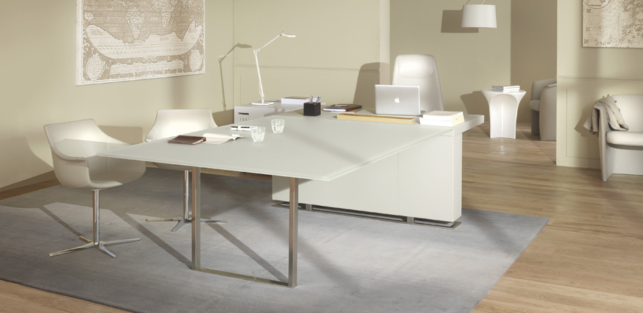 Bureau de table en cuir personnalisé