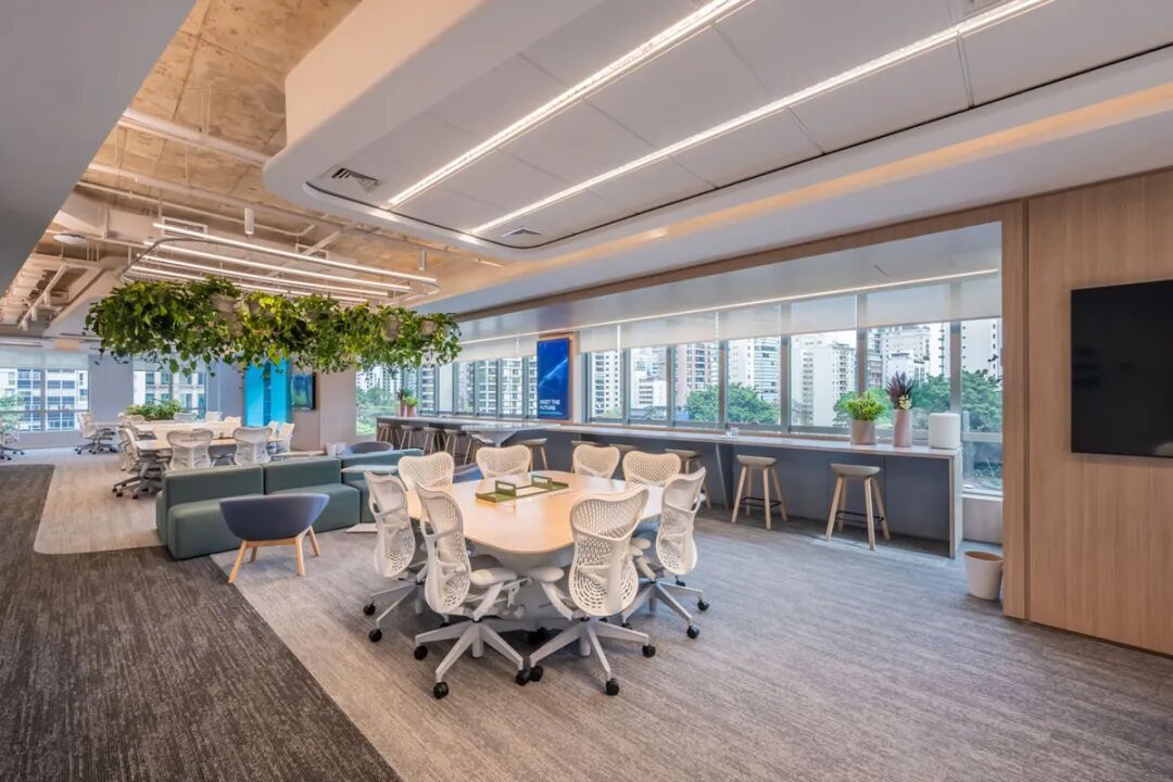 定制办公家具与环境设计：2Future圣保罗灵动办公空间