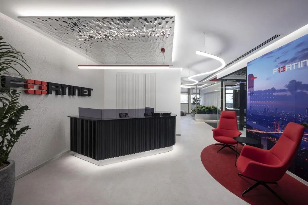 定制办公家具+办公环境设计+办公软装，打造高效舒适办公空间